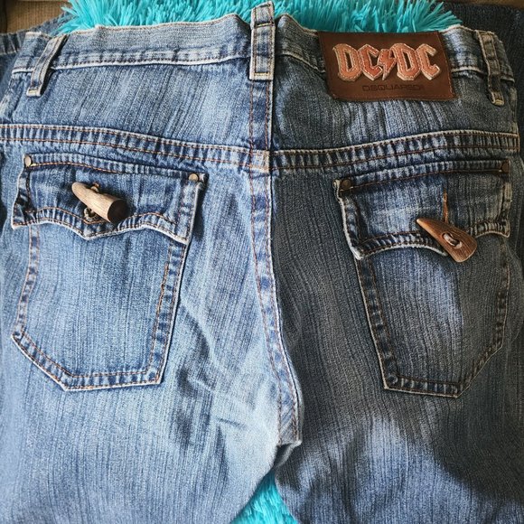 DSQUARED2 - AUTHENTIC BUTTON-FLY D2 STRAIGHT LEG JEANS - Picture 5 of 10